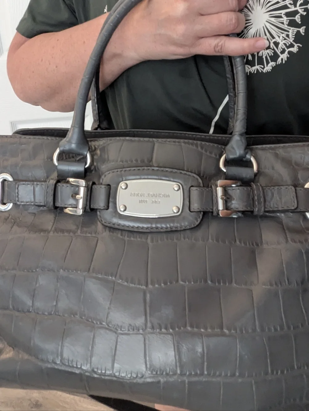 Open To Offers! Gray Leather Crocodile Embossed Michael Kors Shoulder Bag Large